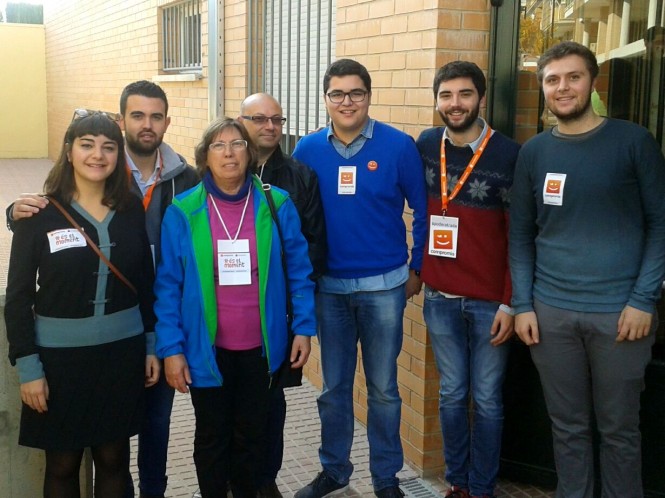 Membres de Compromís i Podemos durant la jornada electoral del 20D